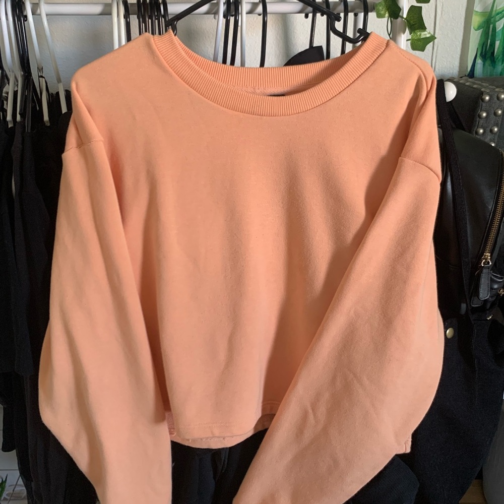 peach sweater 🍑